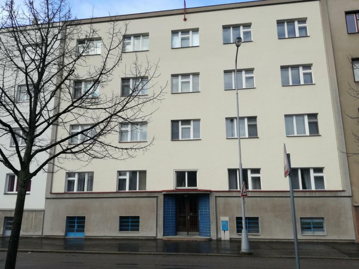 Maly Utulny Byt V Lipkach Hradec Králové エクステリア 写真